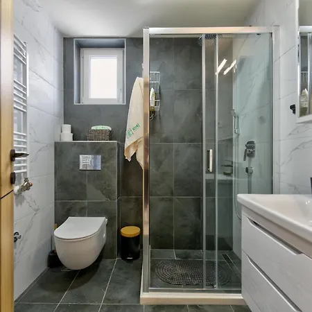 Koti 兹拉蒂博尔